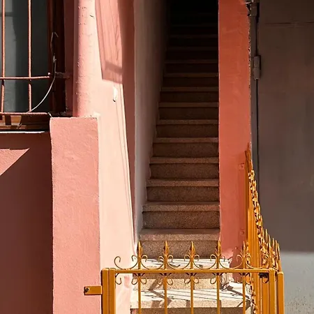 The Magenta Apartamento